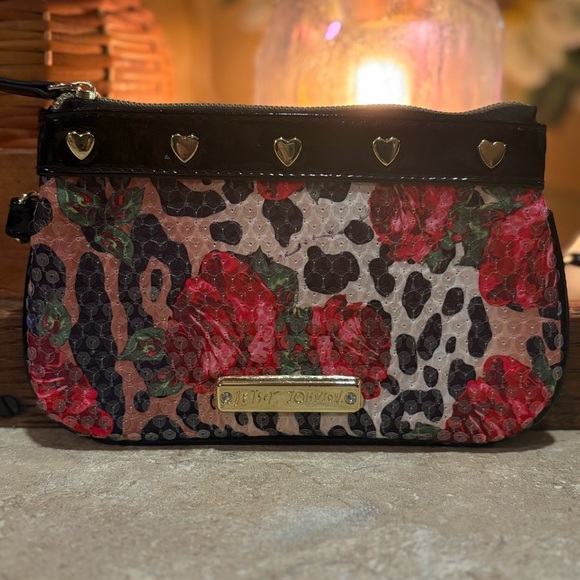 BETSEY JOHNSON  WOMEN'S  WRISTLET  NATURAL BLACK  No strap - Picture 1 of 13